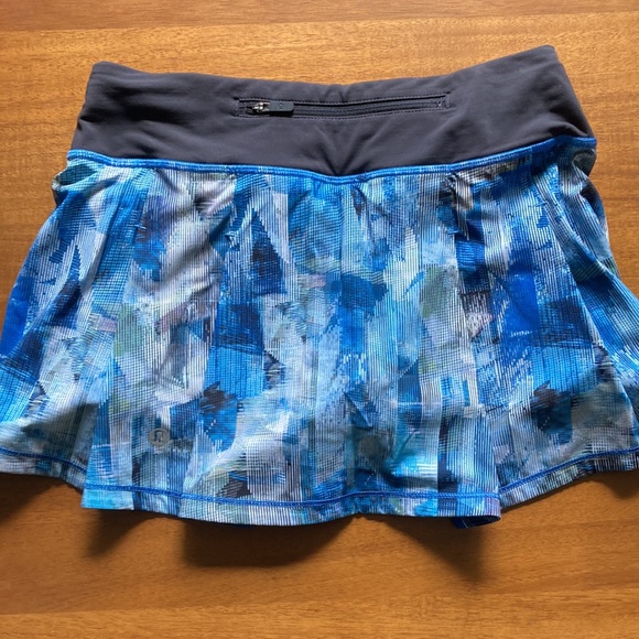 Lululemon running skirt size 2 - Picture 2 of 8
